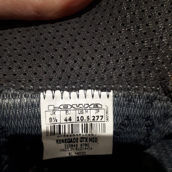 Lowa renegade gortex boots. Size 10.5 mens - Picture 3 of 6